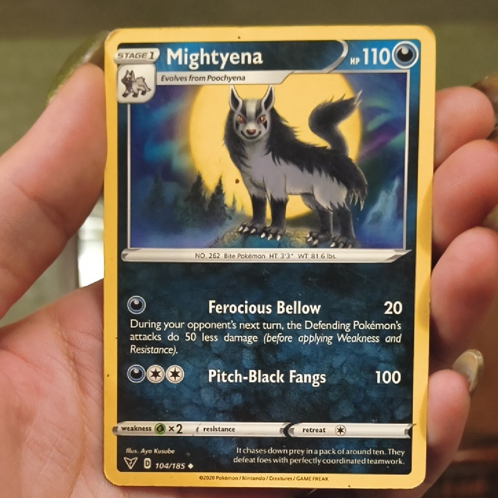 Mightyena Pokémon Card